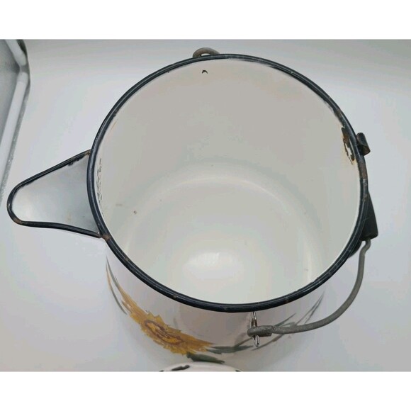 Vtg White Enamelware Cowboy Coffee Pot Chuck wagon XL Hand Painted Sunflowers - Picture 7 of 11